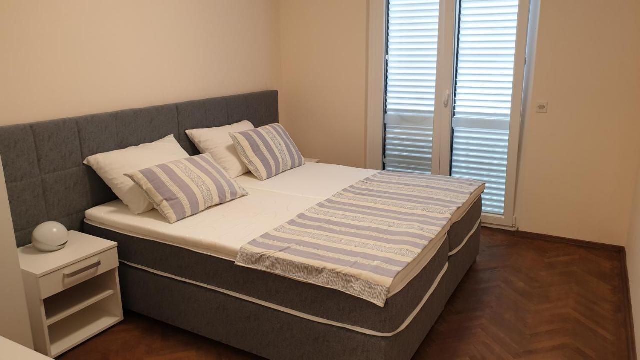 Apartments And Rooms With Parking Space Hvar - 15378 Hvar Town Exterior foto